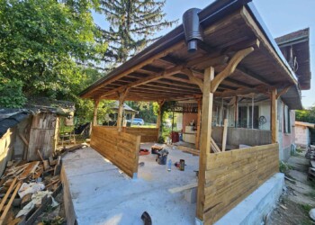 Нов навес с гаранция за качество. Завършен навес от Roof-Stroy в село Ясен