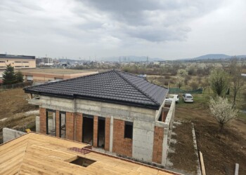 Изграждане на нов покрив от Roof-Stroy в София. Нов покрив с керемиди в София до Околовръстен път