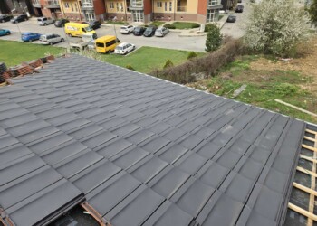 Работа на екипа на Roof-Stroy. Професионално изграждане на покрив от Roof-Stroy