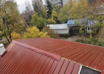 Готов покривен проект от Roof-Stroy. Завършен термопанелен покрив в квартал Дървеница